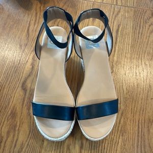 Dolce Vita Elista Ladies Black Wedge Sandals  - 7.5
